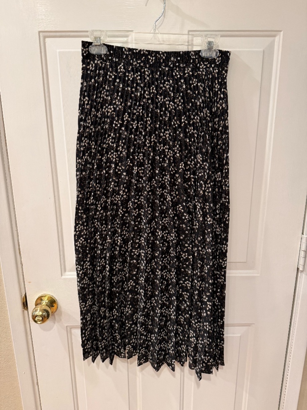 NWT - Max Studio black pleated maxi skirt with white flowers